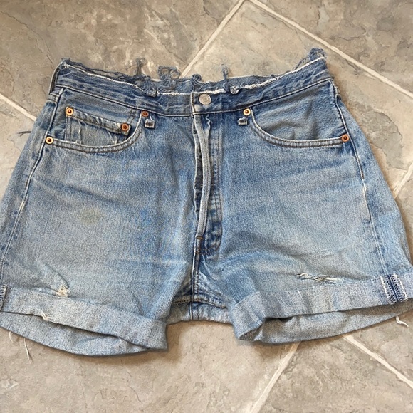 Levi’s Denim Shorts - Picture 1 of 4